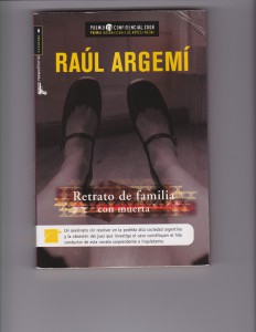 Retrato de familia con muerta (Family Portrait with a Dead Woman) by Raúl Argemí 